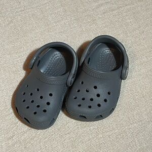 Toddler Crocs - Dark Gray size 4 
Excellent condition